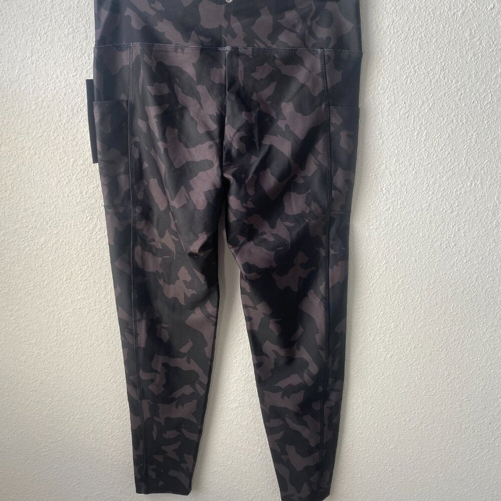 Bally Total Fitness Leggings Womens Size Large Black Gray Camo Cropped Pull On